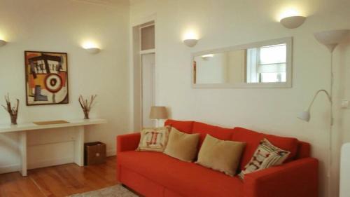 Linda-a-Velha Apartment | Lovely Apartment near Belém