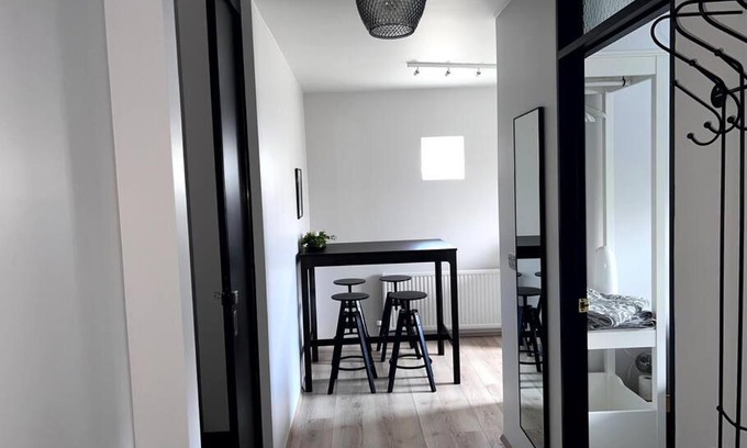 Vesturbær Apartment | Lovely Apartment with 2-bedrooms and living room for 4 guests, max 6 - Seaside Neighborhood