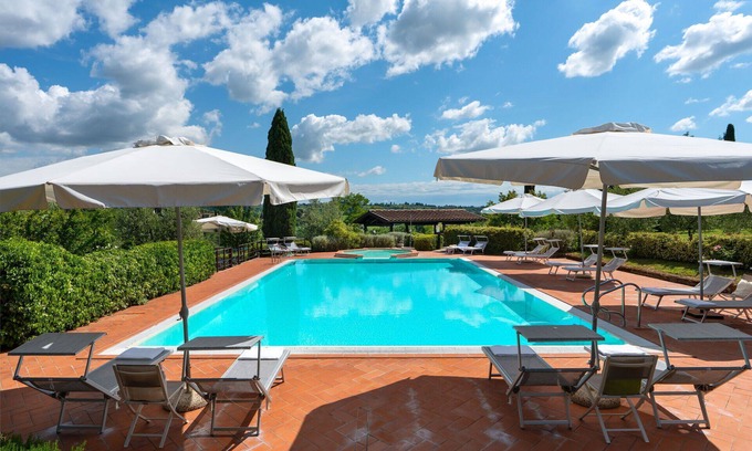 Sughera Apartment | Lovely apartment with WIFI, A/C, pool, TV, veranda, panoramic view, parking, close to San Gimignano