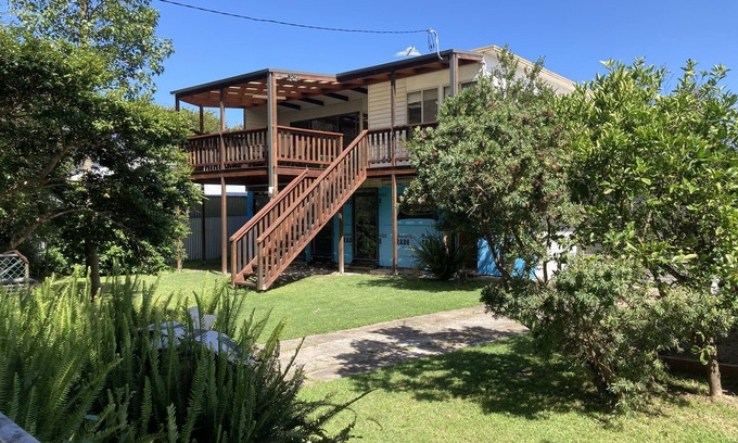 Tomakin House | Lovely beach cottage - 5 minute easy walk to beach