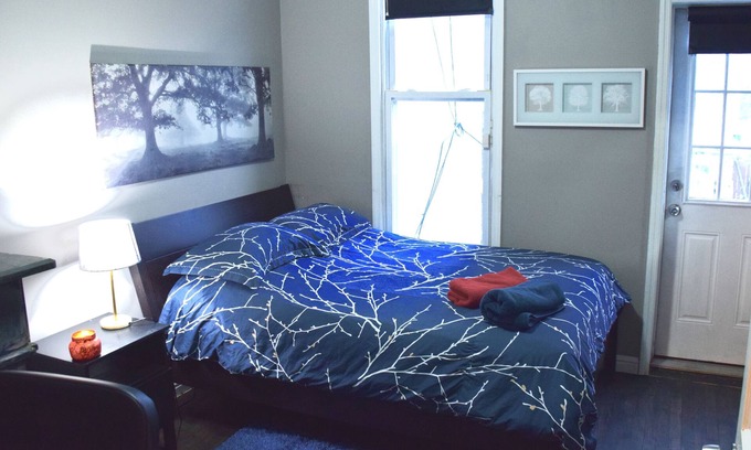 Bushwick House | Lovely Bushwick 3br With Balcony and Bay Windows