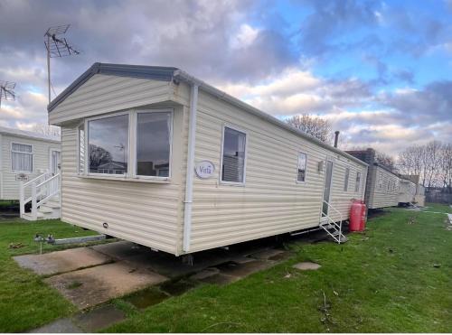 Clacton-on-Sea House | Lovely caravan located in an amazing holiday park