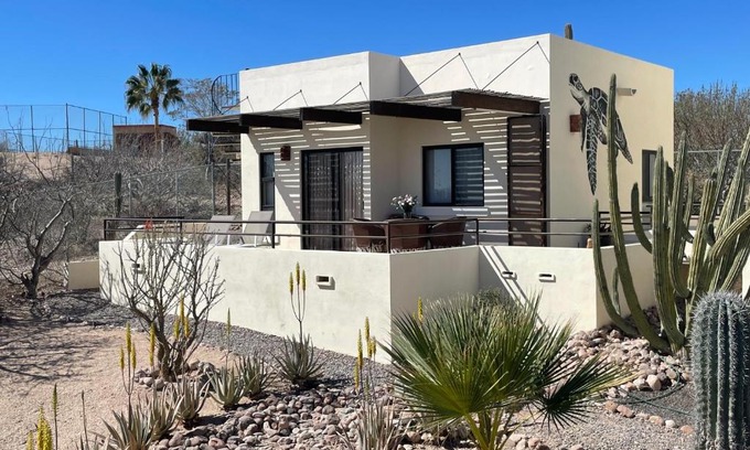 El Centenario House | Lovely Casita with view over Bay of La Paz