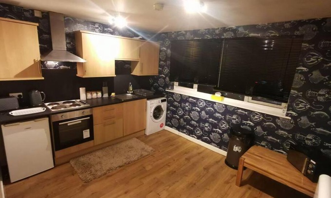 Fleetwood Apartment | Lovely Centralised 1Bed Apt Near Town Centre & Beach - Free Wi-Fi & Parking