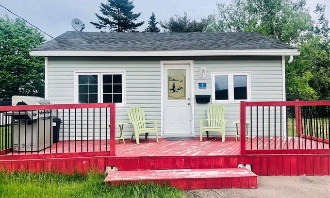 Pointe-du-Chene House | lovely chalet near the beach