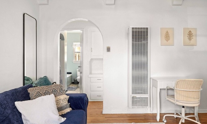 Northeast Apartment | Lovely Chic 1BedRoom private entrance, W/D parking