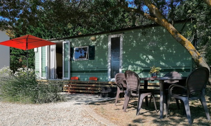 Boisset-et-Gaujac House | lovely comfortable mobile home, ideally located and family friendly holiday ho
