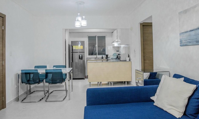 Los Frailes Condo | Lovely condo 10 mins from airport 15 from beach