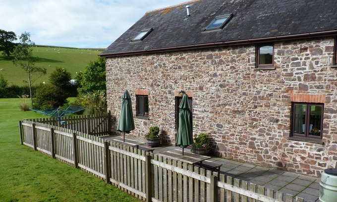 Brayford Other | Lovely converted barn with plenty of space for relaxing