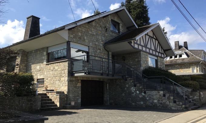 Walk Cottage | Lovely Cottage in Waimes near the Lake