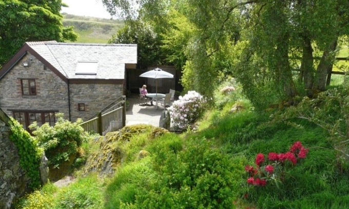 Corwen Cottage | Lovely cottage set in 18 acres: woodburner, hilltop sauna, lake, cabin, kayaks