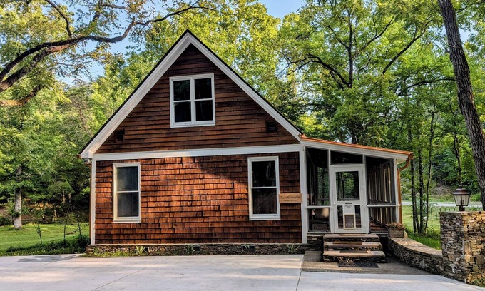 Maryville House | Lovely cottage with screened porch overlooking a creek-minutes from the Dragon!