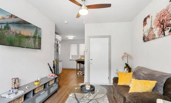 Spruce Hill Apartment | Lovely/Cozy/UPenn/ sleeps 4