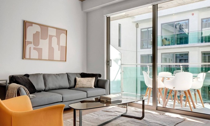 City West Apartment | Lovely Downtown 1BR w/Pool, Gym & W/D near Staples Center, by Blueground