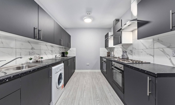 Feltham West Apartment | Lovely Ensuite Room Feltham Heathrow London Tw13