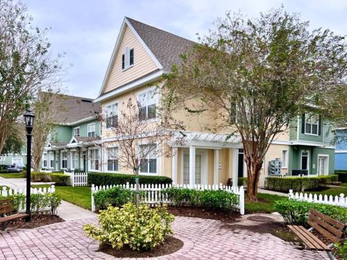 Venetian Bay Villages House | Lovely Family Townhome in Great Location-2200SCD townhouse