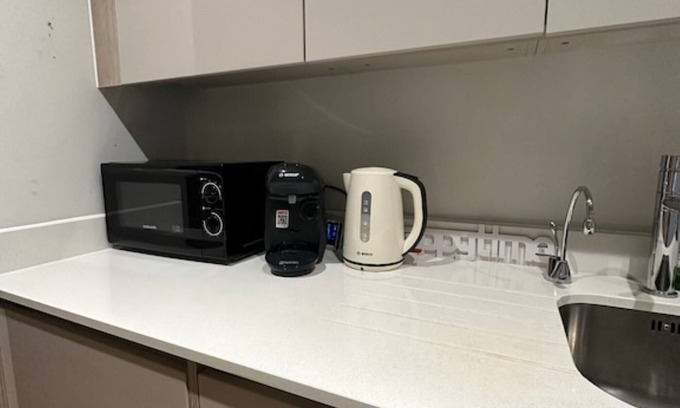 Uxbridge North Apartment | Lovely flat close to Heathrow Airport