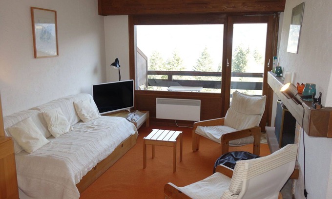 Le Bettex Apartment | Lovely apartment for 5 people with WIFI, pool, TV, balcony and parking