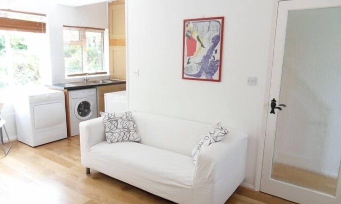 Cleveland Apartment | lovely garden studio flat sleeps up to 4 people