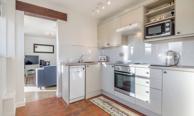 Llanfihangel Tal-y-llyn Cottage | Lovely, detached cottage with fabulous views of the Black Mountains and Brecon Beacons.