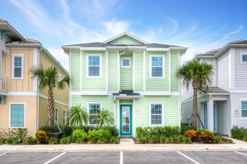 West Kissimmee House | Lovely Green Cottage Near Disney With Margaritaville Resort & Island H20 Waterpark Access - 2982Sr