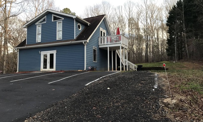 Acworth Cottage | Lovely Guest House ~ Lakepoint ~ Lake Allatoona ~ Red Top Mountain