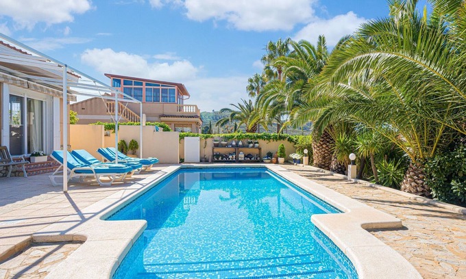 Hoya de los Patos House | Lovely Holiday Home in Alicante with Private Swimming Pool
