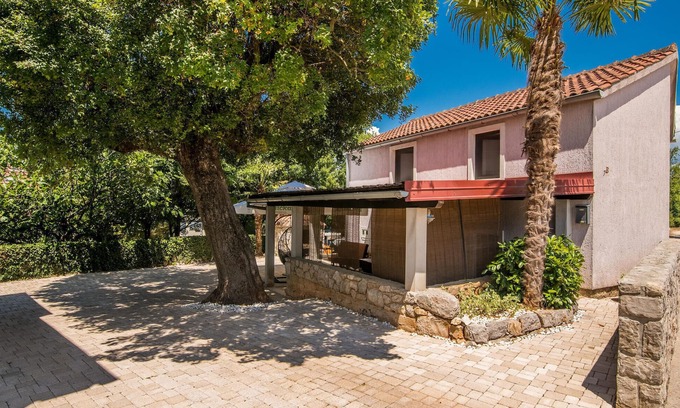 Malinska-Dubasnica House | Lovely home in Malinska Dubasnica