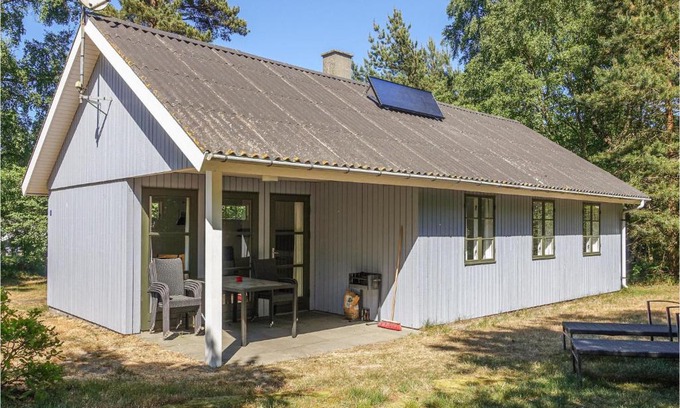 Oster Somarken House | Lovely Home In Aakirkeby With Kitchen