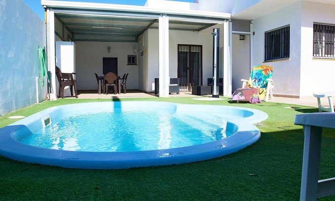 Brena y Marismas de Barbate Natural Park House | Lovely home in Barbate with WiFi