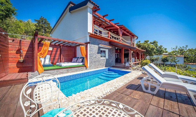 Klanfari House | Lovely home in Dramalj with kitchen