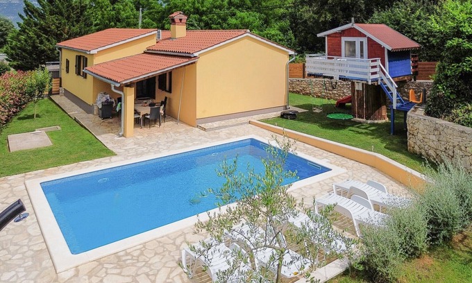 Boljevici House | Lovely home in Krsan with WiFi