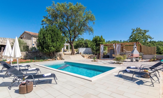 Paradiz House | Lovely home in Labin with WiFi