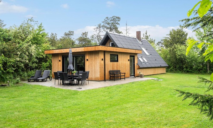 Lodbjerg Hede House | Lovely home in Ringkøbing with kitchen