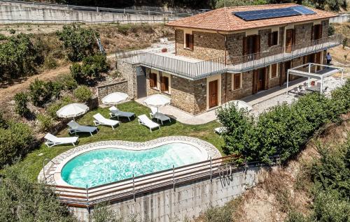 Rutino House | Lovely Home In Rutino With Kitchen