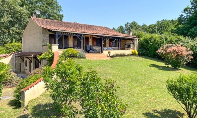 Villamblard House | Lovely home in Villamblard with WiFi