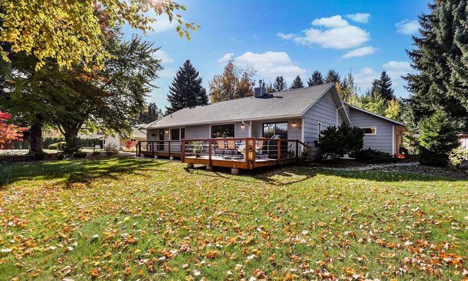 Ponder Point House | Lovely Home w/Private Dry Sauna, Fireplace, Free WiFi - Close to Skiing