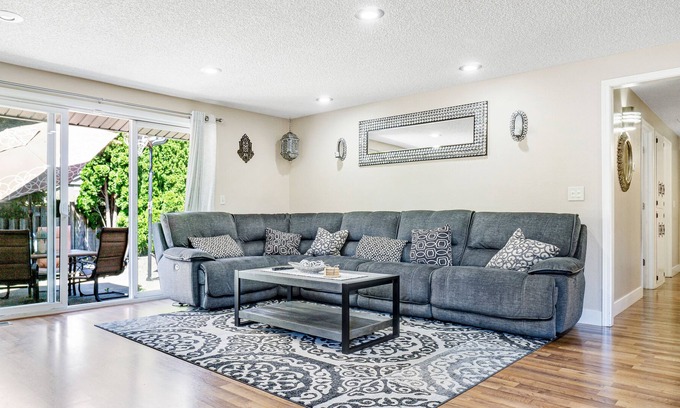 University Place House | Lovely home with nearby beach access, patio, hammock and washer/dryer
