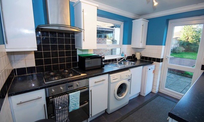 Henbury House | Lovely Home With Garden near Blaise Castle Estate