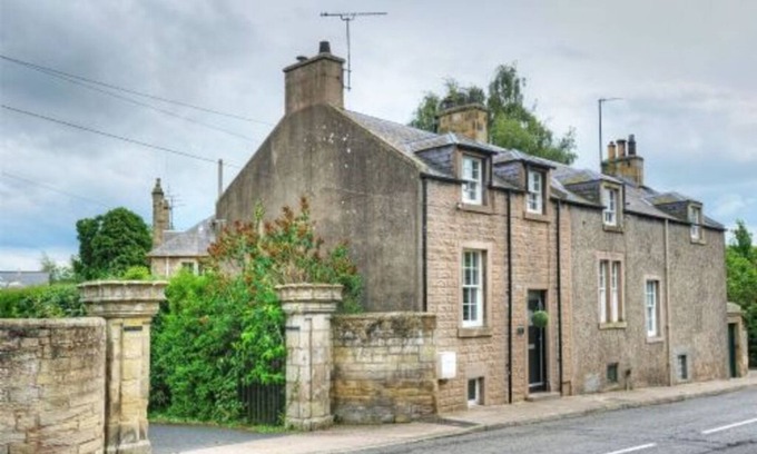 Kelso House | Lovely home with garden located centrally in Kelso, Scottish Borders