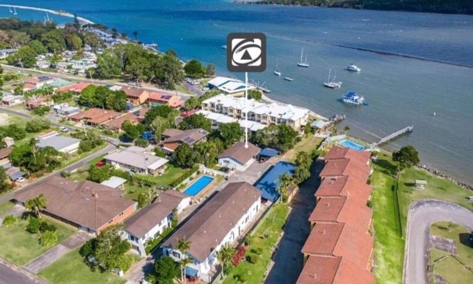 Iluka Apartment | Lovely Iluka! Come whale spotting! Boat ramp, boat parking,barbi, jetty, pool.