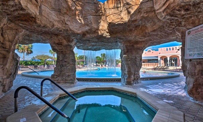 The Villages House | Lovely Lady Lake Home w/Resort Amenities & Lanai!