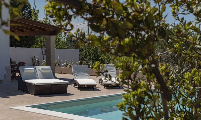 Impalata Villa | Lovely little house with private pool and flower garden - Sea of Monopoli