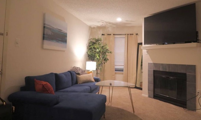 Laurel Apartment | Lovely One Bedroom Apartment near Richmond