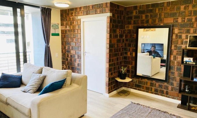 Observatory Apartment | Lovely open and sunny 2 bedroom apartment