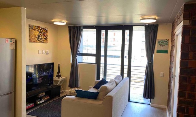 Observatory Apartment | Lovely open and sunny 2-bedroom apartment