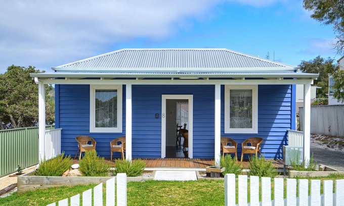 Mount Melville House | Lovely outlook-walk to town