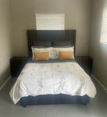 Summerstrand Apartment | Lovely, quite flat near beach,41Jenvey