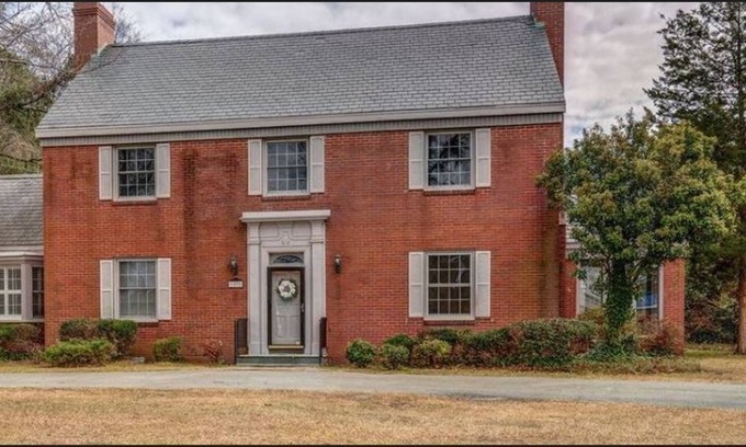 Tarboro House | Lovely Rooms in Historic Tarboro Home