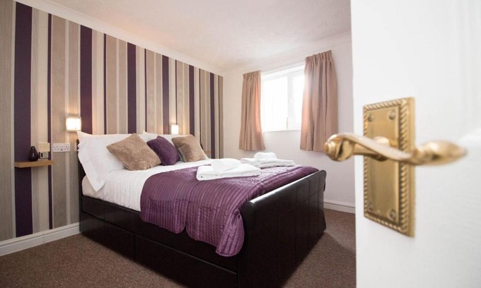 Cleethorpes Apartment | Lovely Sea Front House in Cleethorpes on Beachfront sleeps up-to 6